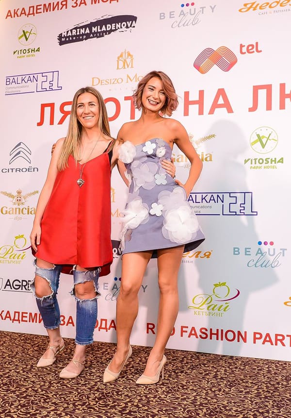 12 ЗЛАТНИ ИГЛИ ПОКАЗАХА СВОИТЕ МОДНИ ПРЕДЛОЖЕНИЯ  ЗА „ЛЯТОТО НА ЛЮБОВТА“